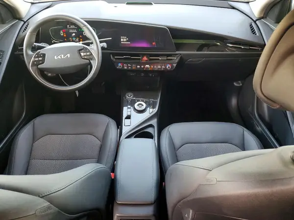 KNDCS3LF4P5067240 2023 KIA NIRO - Image 8