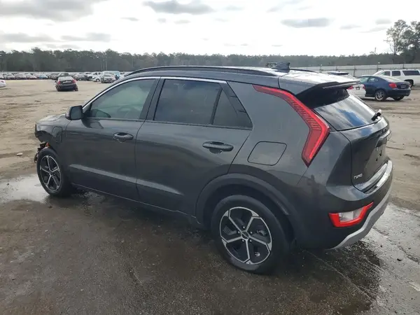 KNDCS3LF4P5071904 2023 KIA NIRO - Image 2