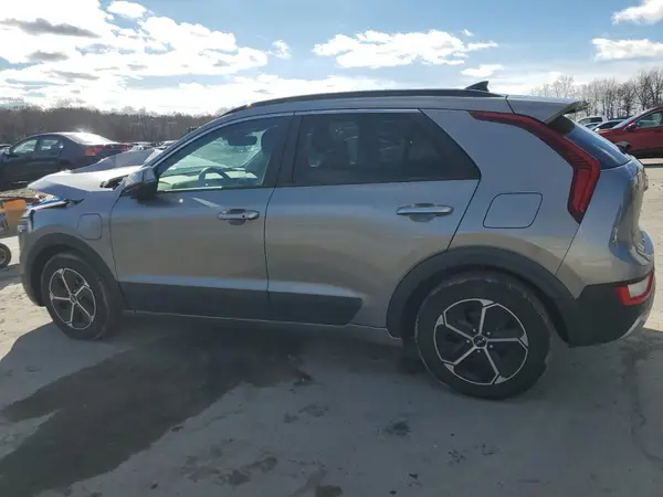 KNDCS3LF4P5099587 2023 KIA NIRO - Image 2