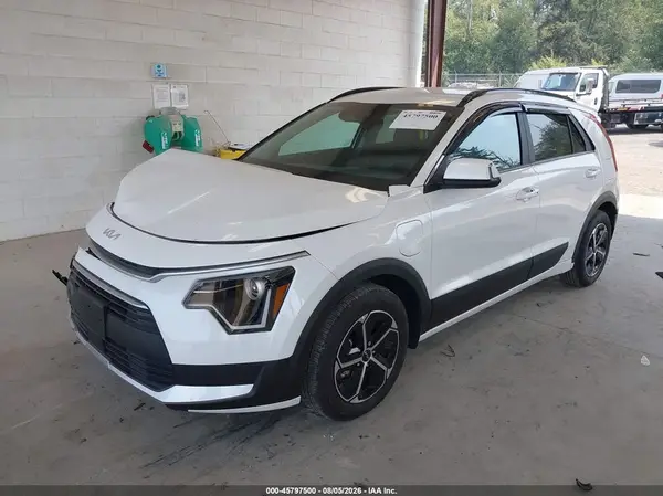 KNDCS3LF4R5179314 2024 KIA NIRO - Image 2