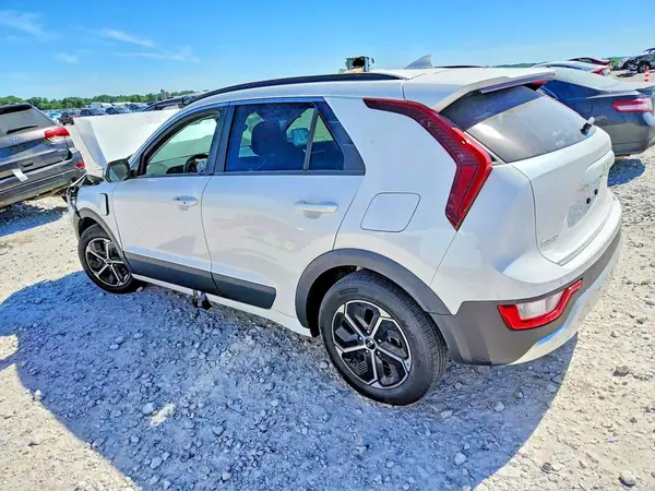 KNDCS3LF5R5124306 2024 KIA NIRO - Image 2