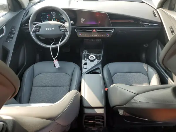 KNDCS3LF5R5204804 2024 KIA NIRO - Image 8