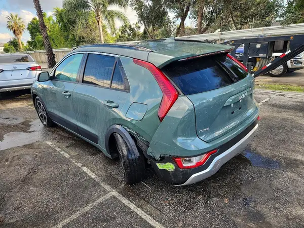 KNDCS3LF6P5067238 2023 KIA NIRO - Image 2