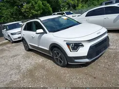 KNDCS3LF6P5077512 2023 KIA NIRO