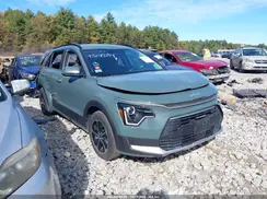 KNDCS3LF6P5100464 2023 KIA NIRO