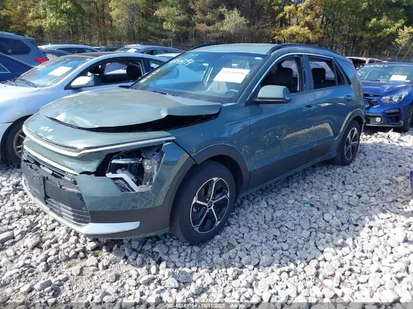 KNDCS3LF6P5100464 2023 KIA NIRO - Image 2