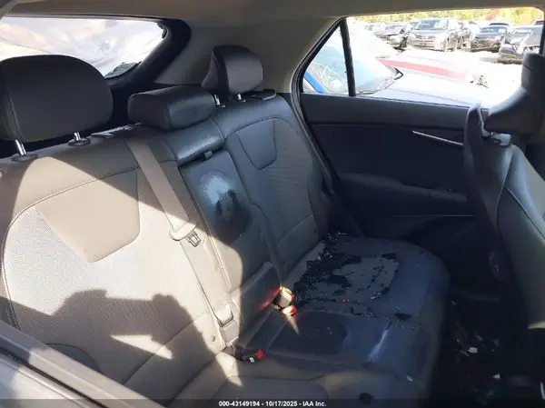 KNDCS3LF6P5100464 2023 KIA NIRO - Image 8