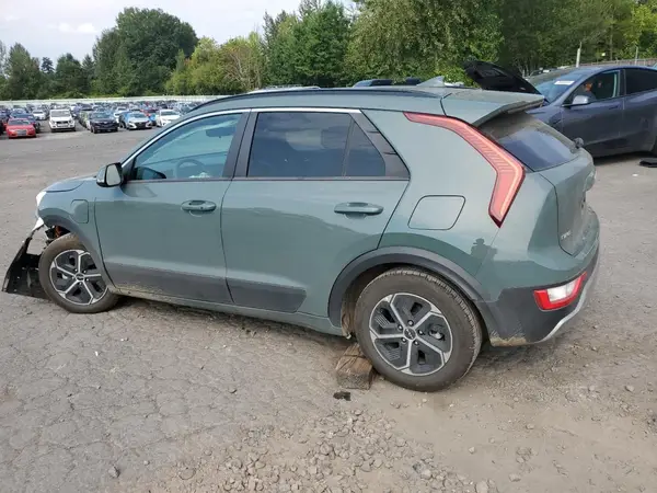 KNDCS3LF6P5111948 2023 KIA NIRO - Image 2