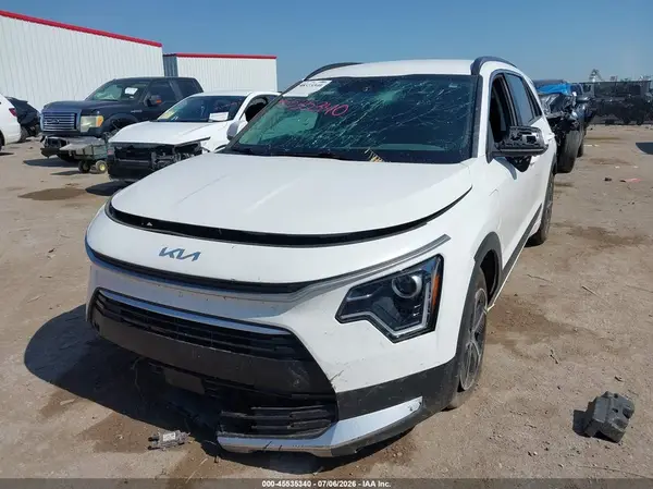 KNDCS3LF6R5125240 2024 KIA NIRO - Image 2