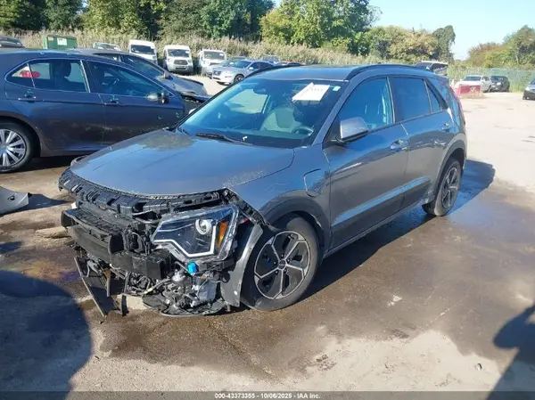 KNDCS3LF6R5142877 2024 KIA NIRO - Image 2