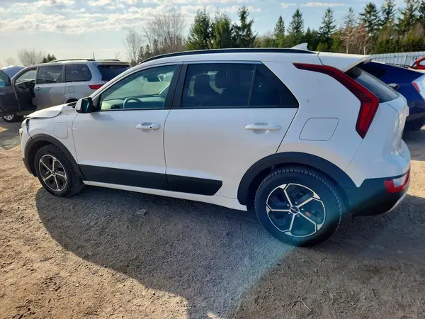KNDCS3LF6R5202561 2024 KIA NIRO - Image 2