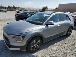 KNDCS3LF8P5048996 2023 KIA NIRO