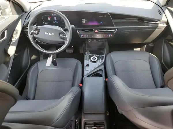 KNDCS3LF8P5048996 2023 KIA NIRO - Image 8