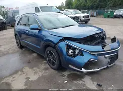 KNDCS3LF8P5054085 2023 KIA NIRO