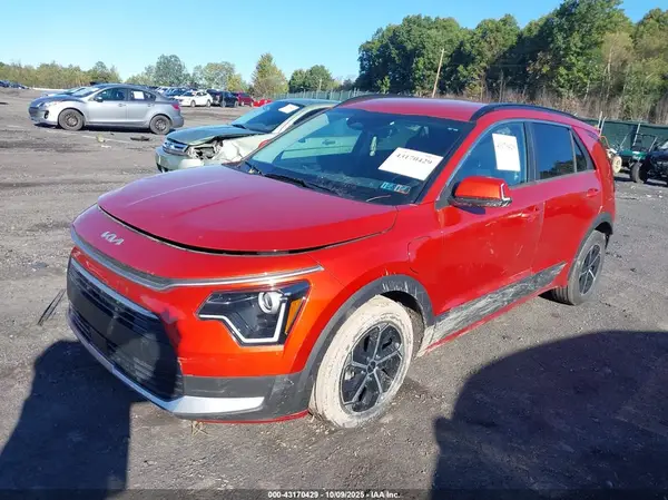 KNDCS3LF8P5070478 2023 KIA NIRO - Image 2