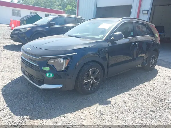 KNDCS3LF8P5075941 2023 KIA NIRO - Image 2