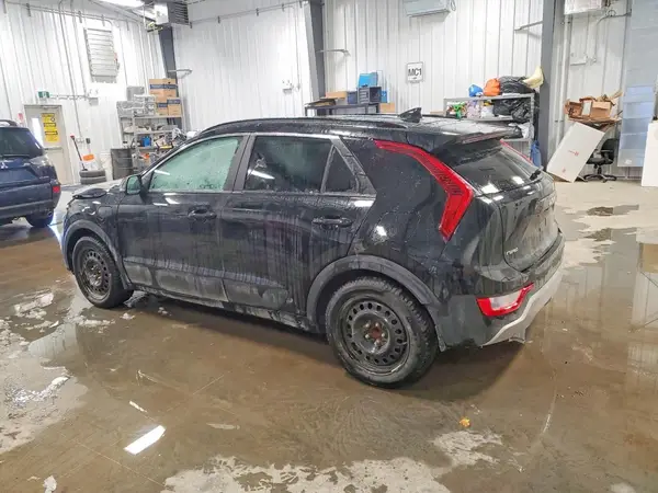 KNDCS3LF8P5112762 2023 KIA NIRO - Image 2