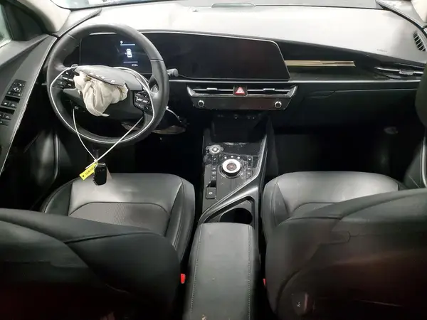 KNDCS3LF8P5112762 2023 KIA NIRO - Image 8