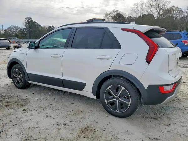 KNDCS3LF8R5124705 2024 KIA NIRO - Image 2