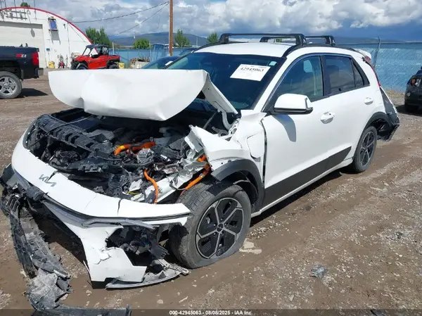 KNDCS3LF8R5124736 2024 KIA NIRO - Image 2