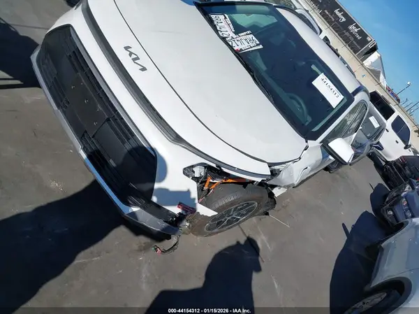 KNDCS3LF8S5235888 2025 KIA NIRO - Image 2