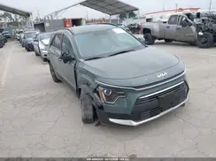 KNDCS3LF8S5309858 2025 KIA NIRO