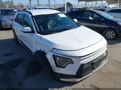 KNDCS3LF9P5055780 2023 KIA NIRO