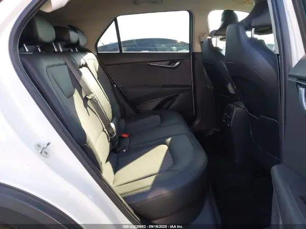 KNDCS3LF9P5055780 2023 KIA NIRO - Image 8