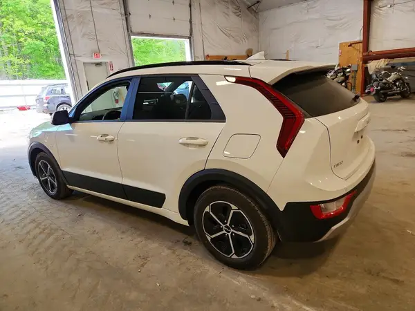 KNDCS3LF9R5127760 2024 KIA NIRO - Image 2