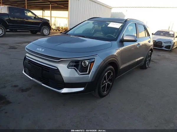 KNDCS3LF9S5238203 2025 KIA NIRO - Image 2