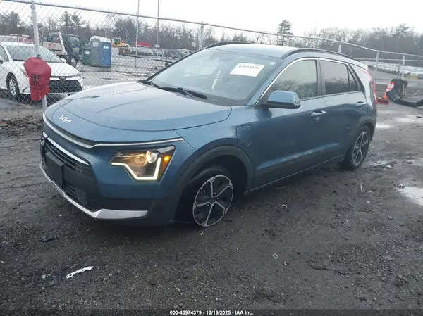 KNDCS3LFXP5054282 2023 KIA NIRO - Image 2