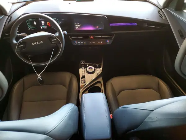 KNDCS3LFXP5054850 2023 KIA NIRO - Image 8