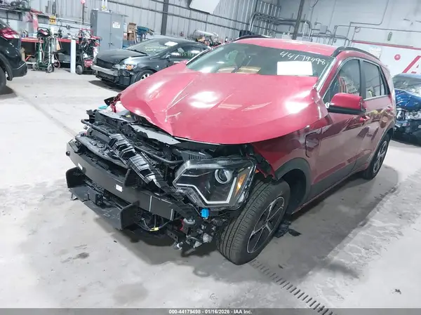 KNDCS3LFXS5252627 2025 KIA NIRO - Image 2