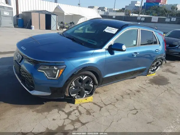 KNDCT3L10P5076115 2023 KIA NIRO - Image 2