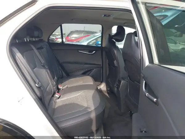 KNDCT3L10R5104529 2024 KIA NIRO - Image 8