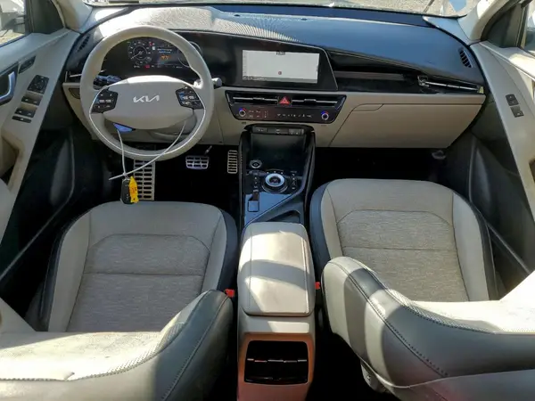 KNDCT3L11P5015646 2023 KIA NIRO - Image 8