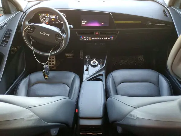 KNDCT3L11P5018255 2023 KIA NIRO - Image 8