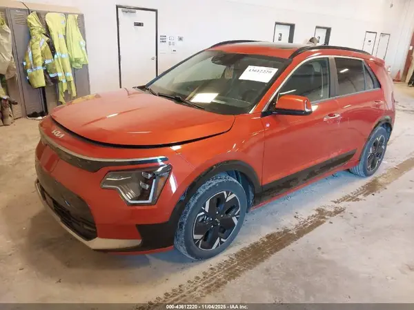 KNDCT3L11P5031636 2023 KIA NIRO - Image 2
