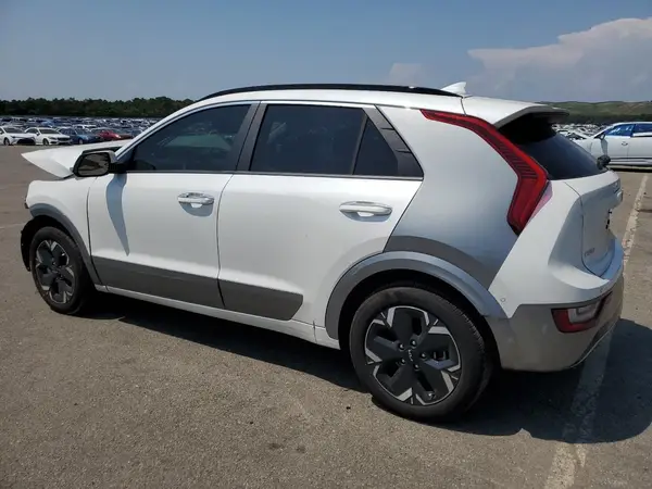 KNDCT3L11R5111618 2024 KIA NIRO - Image 2