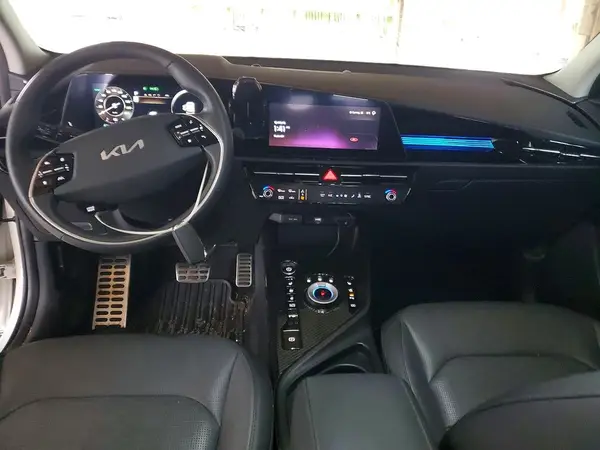KNDCT3L12P5014134 2023 KIA NIRO - Image 8