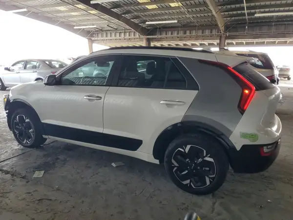 KNDCT3L12P5037980 2023 KIA NIRO - Image 2