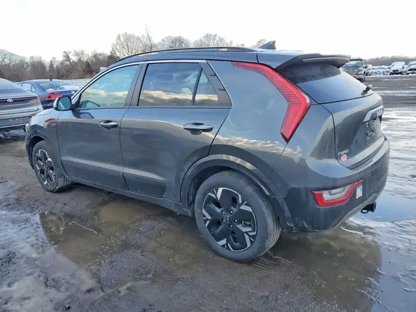 KNDCT3L12P5046694 2023 KIA NIRO - Image 2