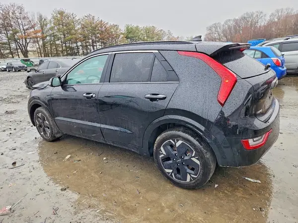KNDCT3L12R5082520 2024 KIA NIRO - Image 2