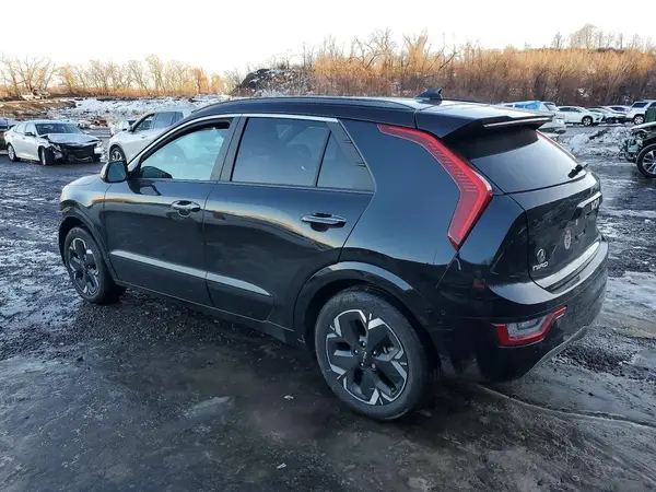 KNDCT3L12R5087457 2024 KIA NIRO - Image 2