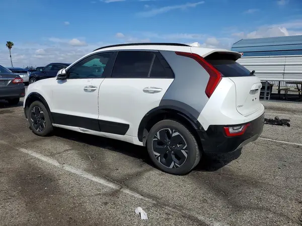 KNDCT3L13P5029452 2023 KIA NIRO - Image 2