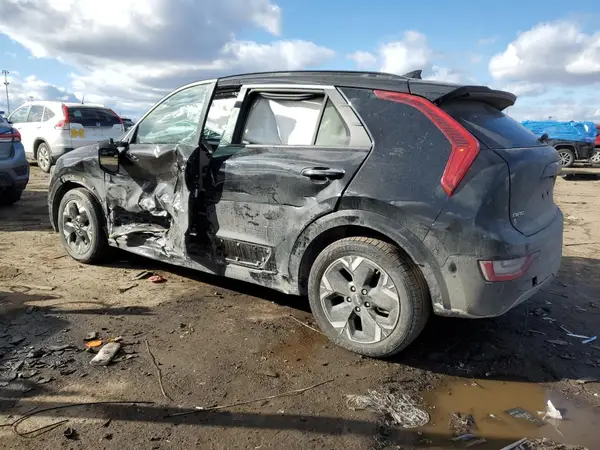 KNDCT3L13P5030374 2023 KIA NIRO - Image 2