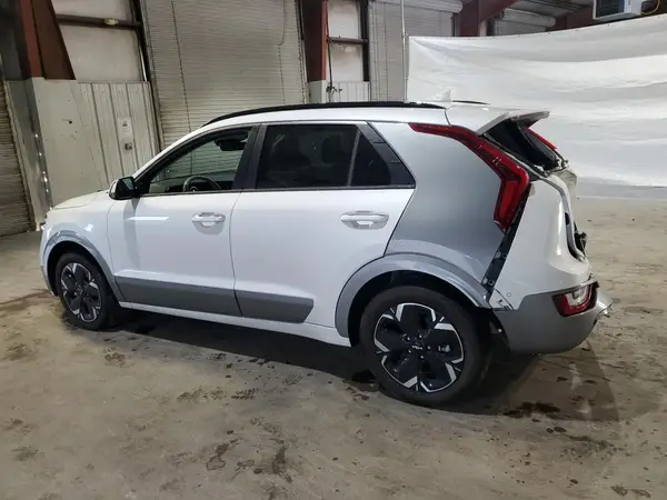 KNDCT3L13P5042458 2023 KIA NIRO - Image 2