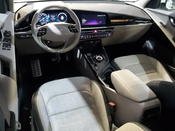 KNDCT3L13P5042458 2023 KIA NIRO - Image 8