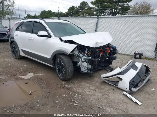 KNDCT3L13P5076545 2023 KIA NIRO - Image 1