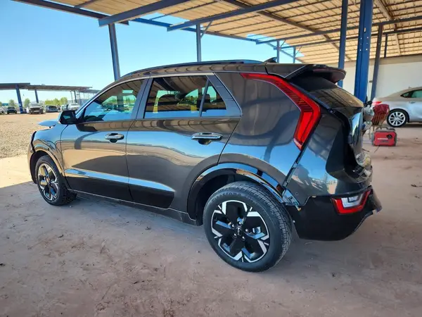KNDCT3L13R5095812 2024 KIA NIRO - Image 2